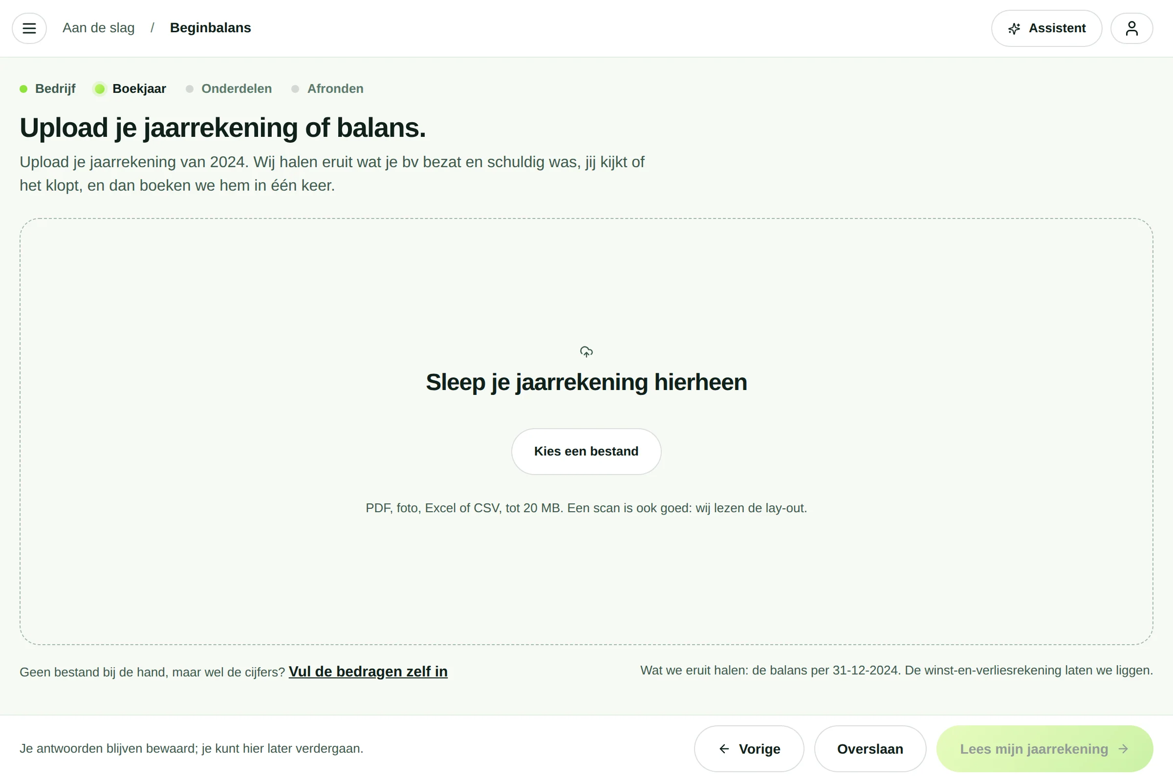 De pagina Upload je jaarrekening of balans met een vak om het bestand in te slepen