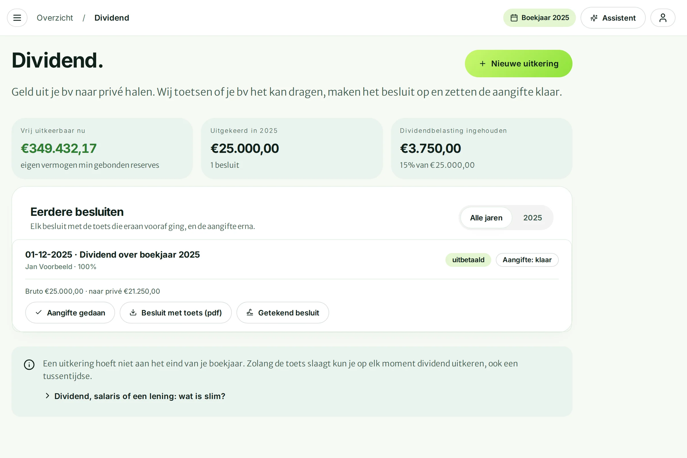 De pagina Dividend met het besluit van 1 december 2025 als uitbetaald in de lijst Eerdere besluiten
